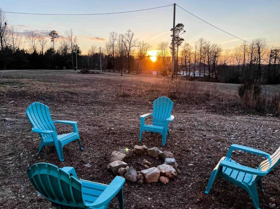 Private Tiny Home Royal Ridge Getaway ภายนอก รูปภาพ