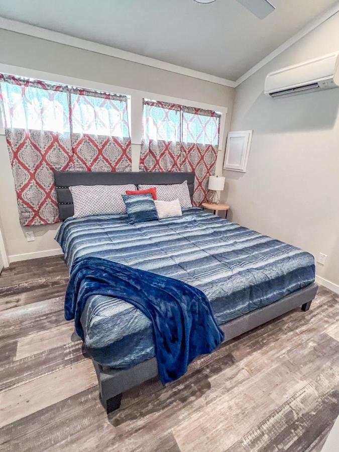 Private Tiny Home Royal Ridge Getaway ภายนอก รูปภาพ