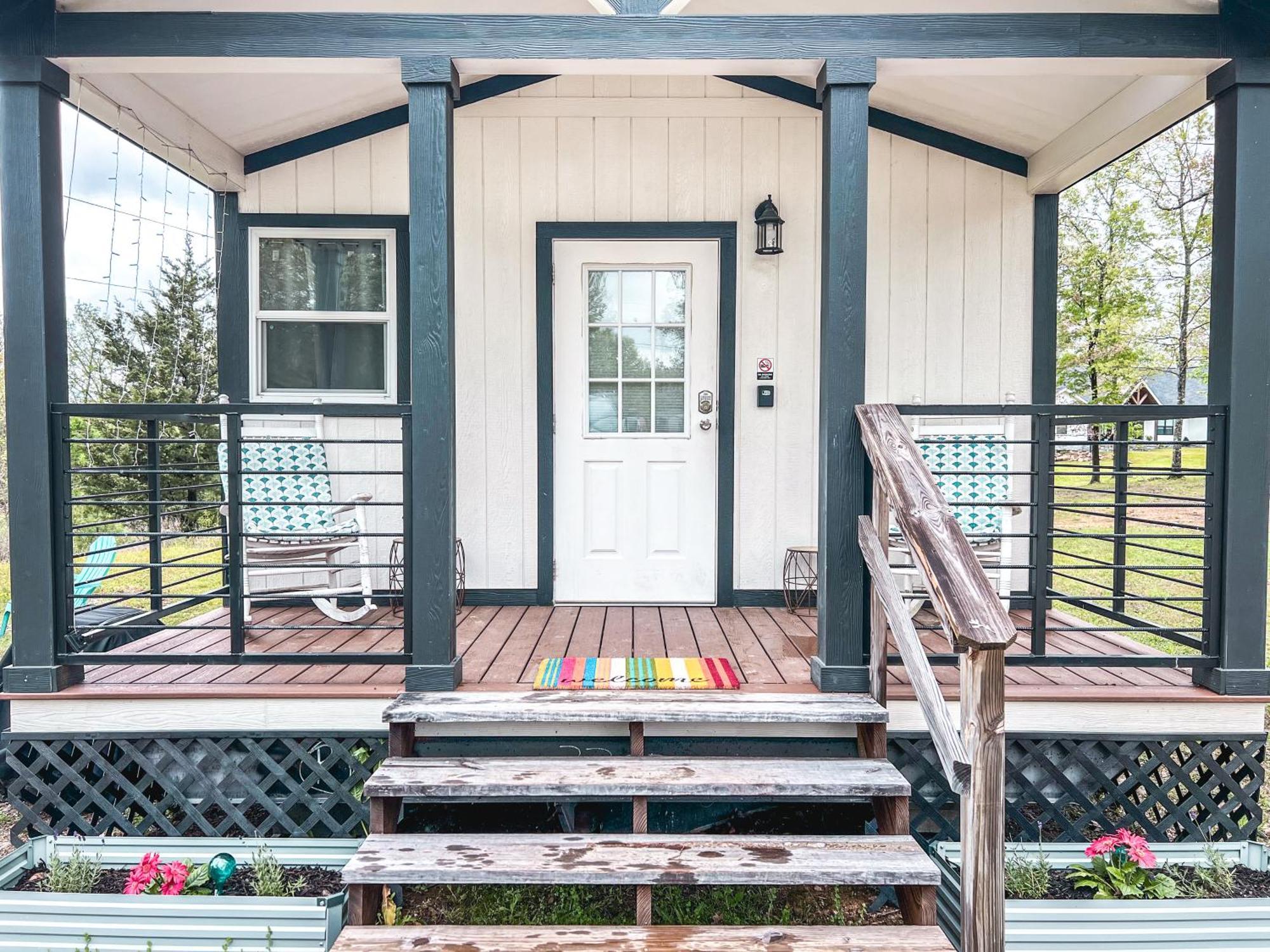 Private Tiny Home Royal Ridge Getaway ภายนอก รูปภาพ
