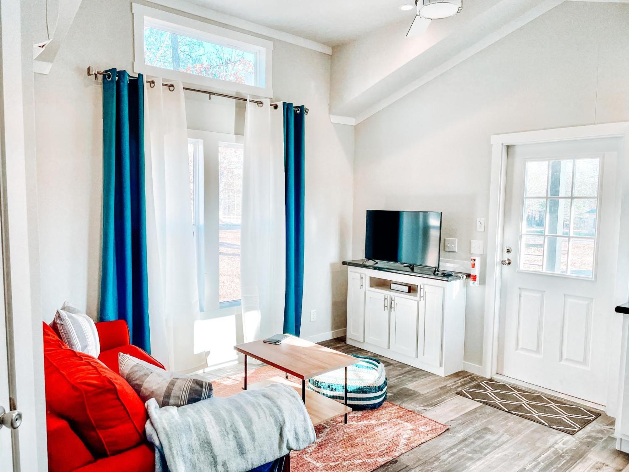 Private Tiny Home Royal Ridge Getaway ภายนอก รูปภาพ