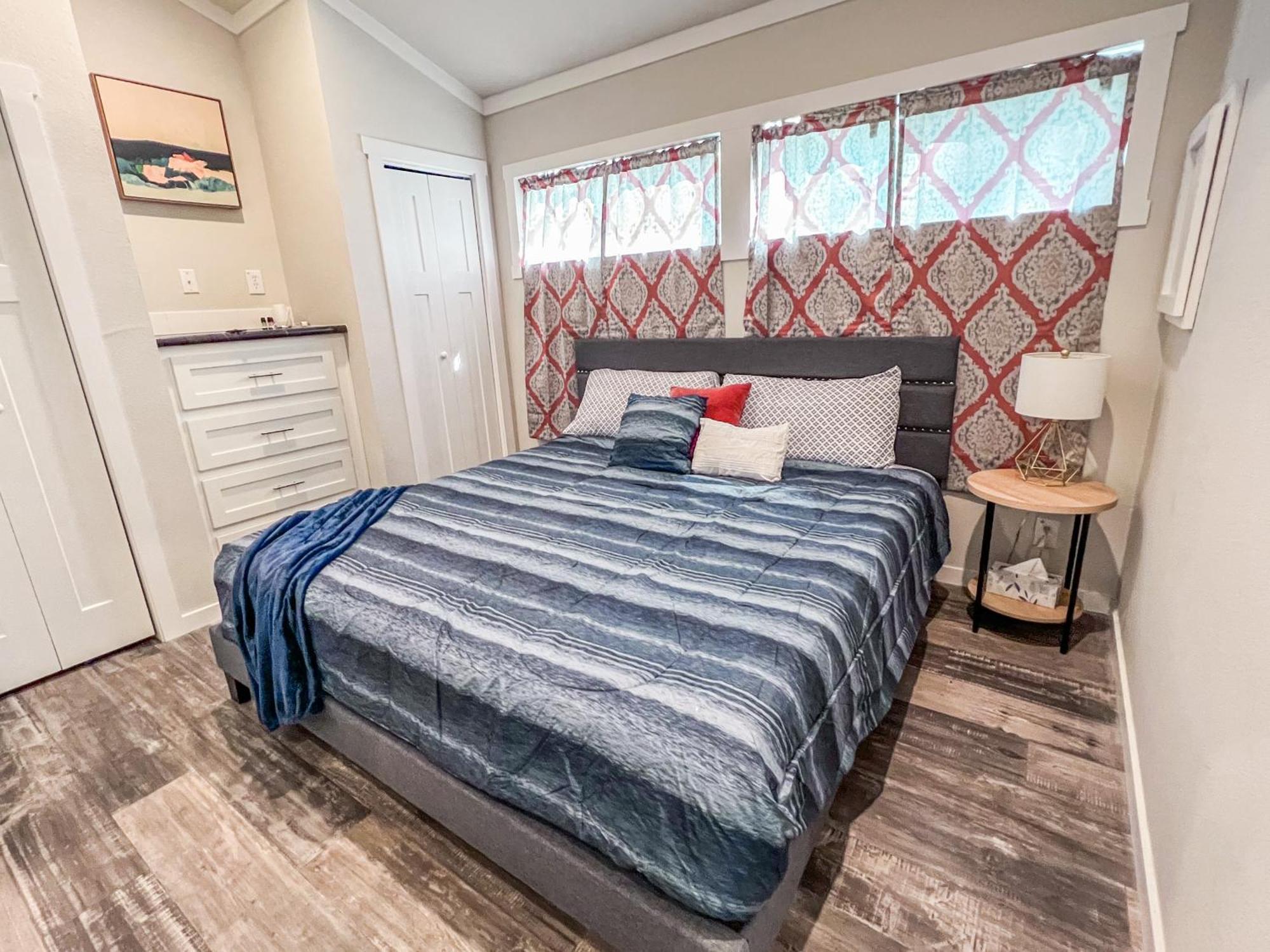 Private Tiny Home Royal Ridge Getaway ภายนอก รูปภาพ